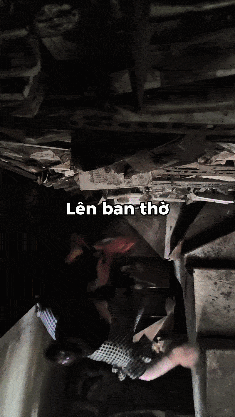 Cảnh nàng dâu thắp hương mùng 1 trong nhà phố cổ Hà Nội hút gần 6 triệu lượt xem- Ảnh 1. Cảnh nàng dâu thắp hương mùng 1 trong nhà phố cổ Hà Nội hút gần 6 triệu lượt xem- Ảnh 1.