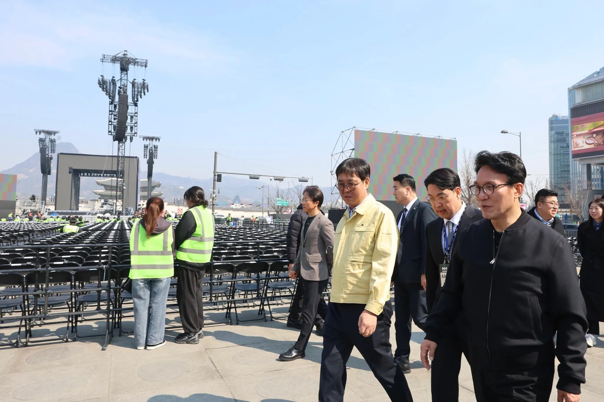 Trước giờ G concert miễn phí của BTS: Thủ tướng Hàn Quốc đích thân thị sát, cả thế giới hướng về Trước giờ G concert miễn phí của BTS: Thủ tướng Hàn Quốc đích thân thị sát, cả thế giới hướng về