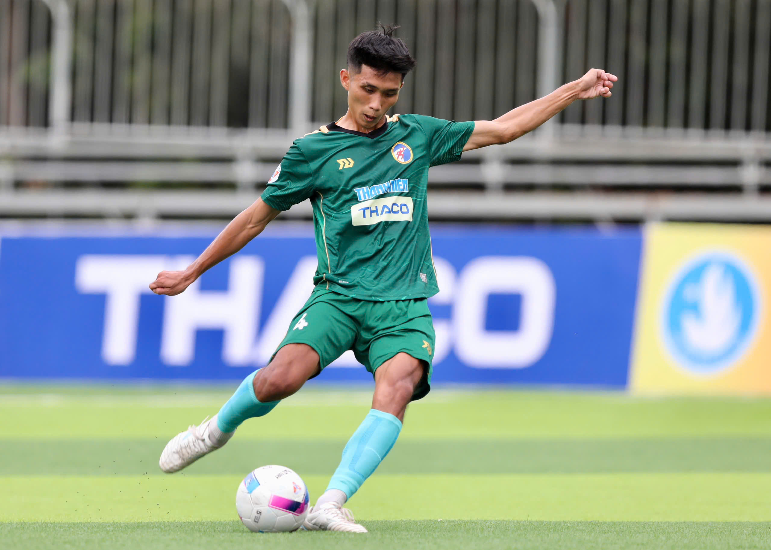 Cầu thủ ghi siêu phẩm giúp đại diện Đà Nẵng thắng lợi: 'Rất bất ngờ vì...'- Ảnh 1.