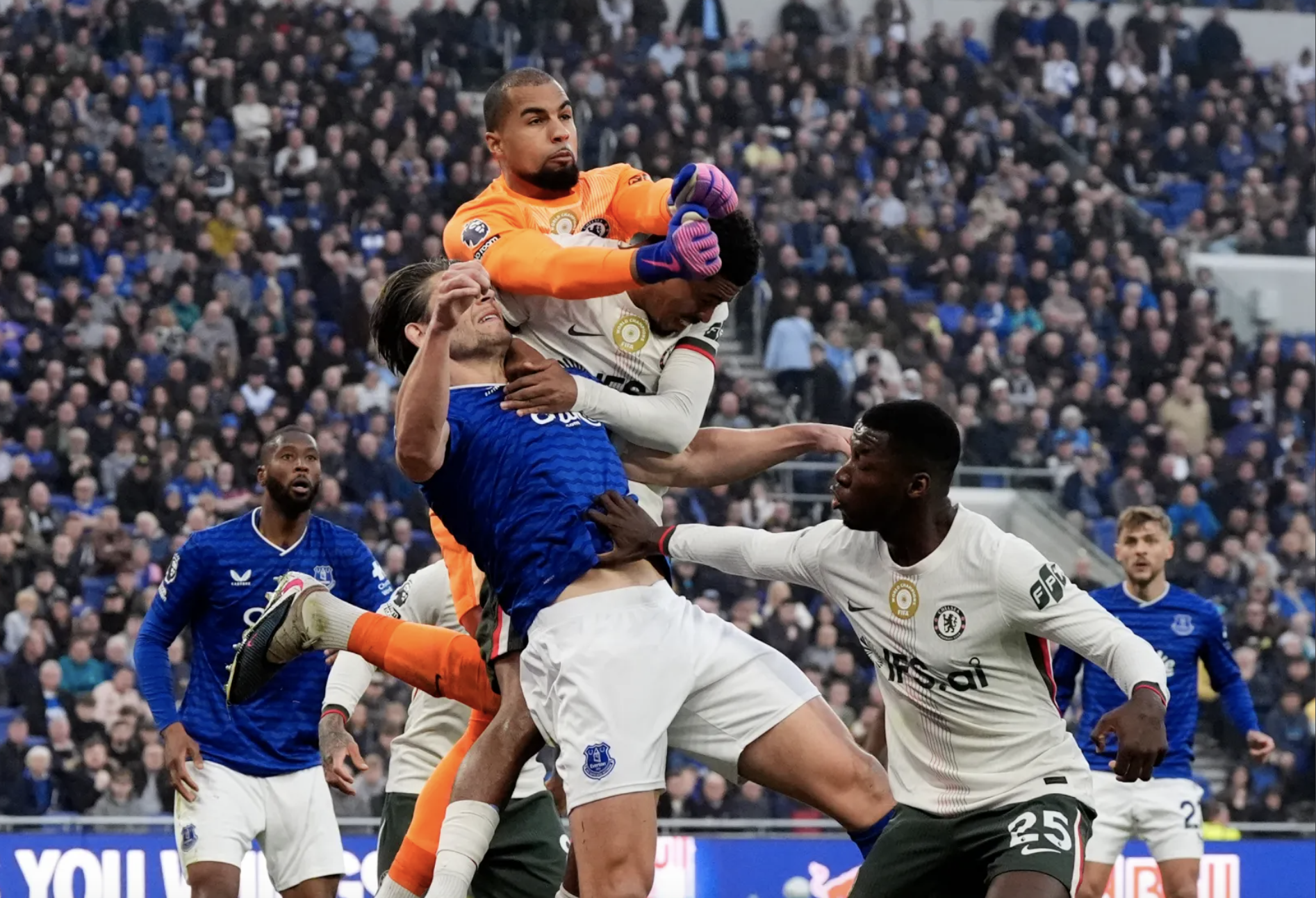 Chelsea thua sốc Everton, nguy cơ mất vé châu Âu - Ảnh 1.