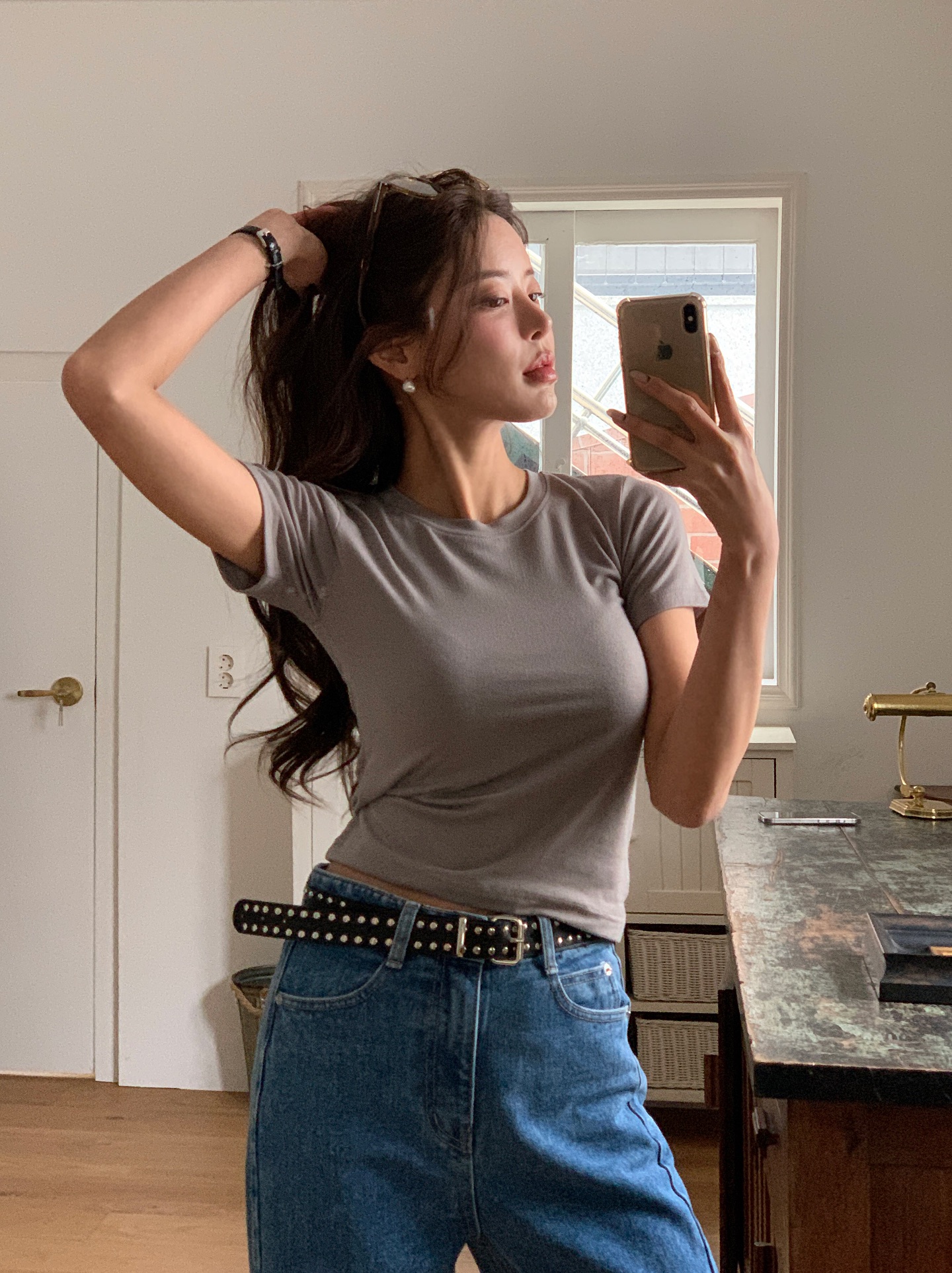 Chị em nên ghim ngay 5 xu hướng áo cộc tay đang được yêu thích, sắm hết thì càng tốt- Ảnh 1.