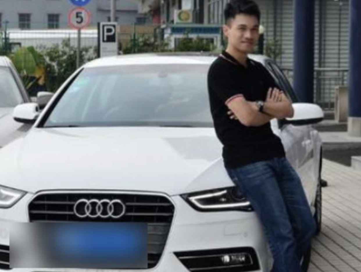 Chi gần 270 triệu đồng mua xe Audi cũ, người đàn ông phát hiện nhiều thỏi vàng và hơn 570 triệu đồng được giấu kỹ trong xe- Ảnh 1.