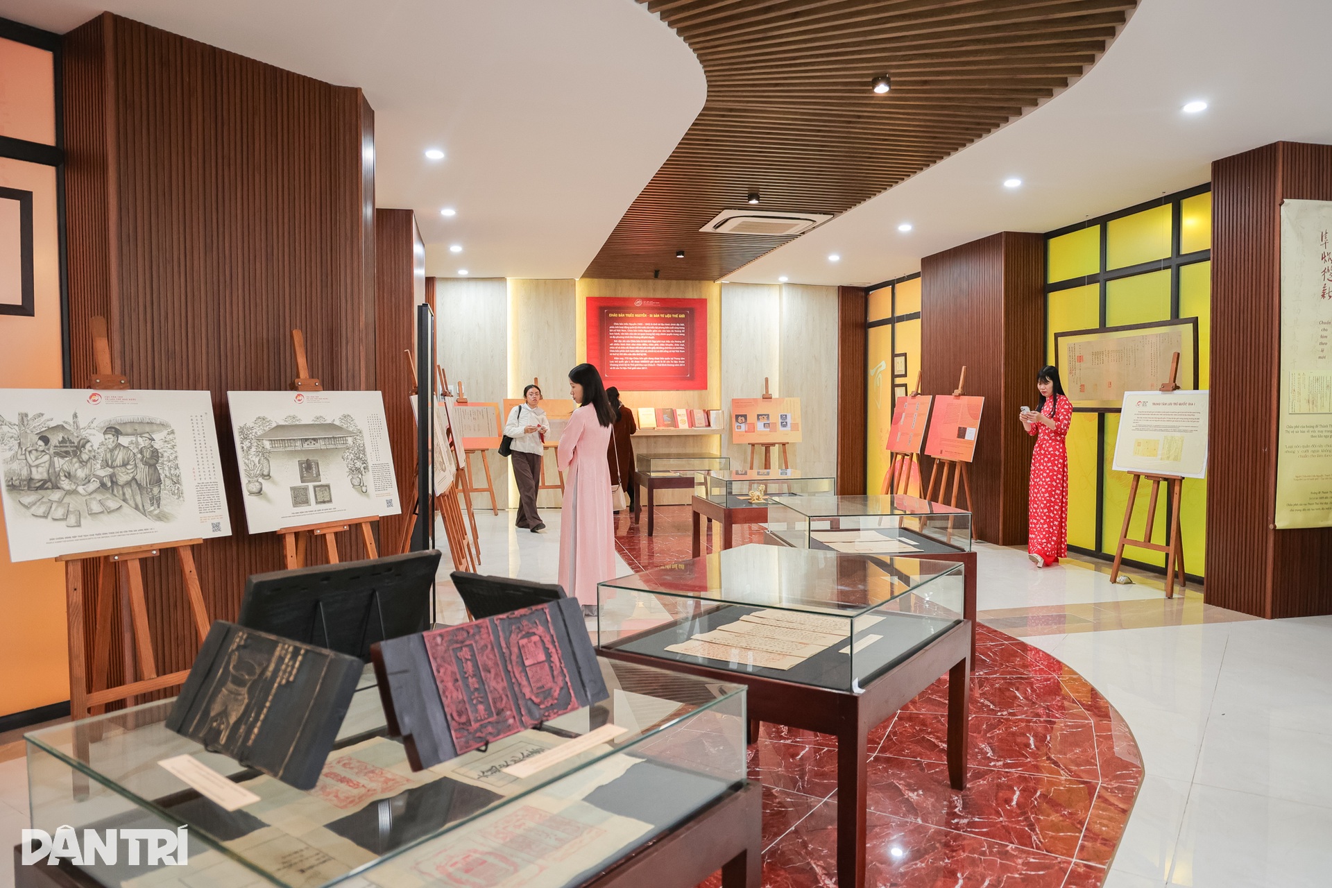 Chiêm ngưỡng Châu phê của các Hoàng đế triều Nguyễn - 1