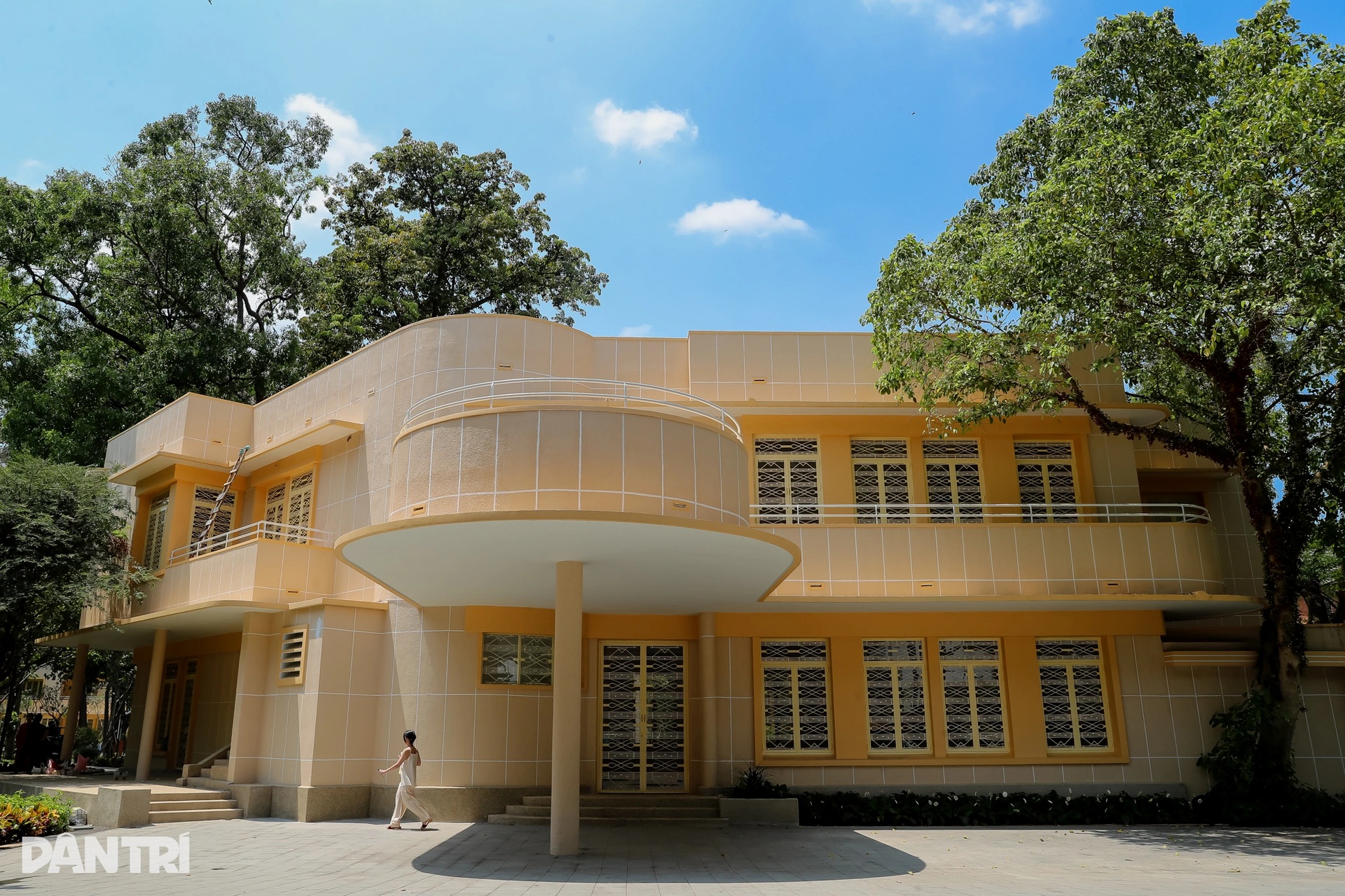 Chiêm ngưỡng vẻ đẹp cụm biệt thự của vua nhà đất Sài Gòn xưa - 1