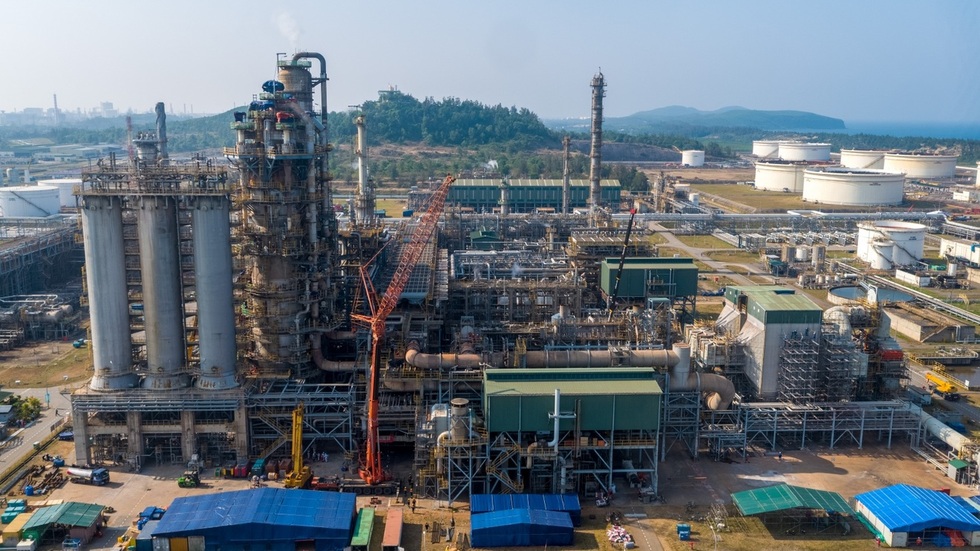 Chiến sự Trung Đông rực lửa, nguồn cung xăng dầu Việt Nam ra sao? - 1