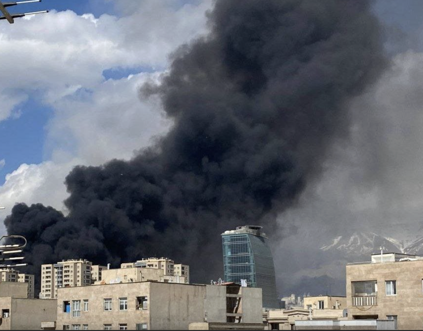 Chiến sự leo thang tại Trung Đông, doanh nghiệp lữ hành Việt căng mình xoay xở 1 Trung Đông - Ảnh 1.