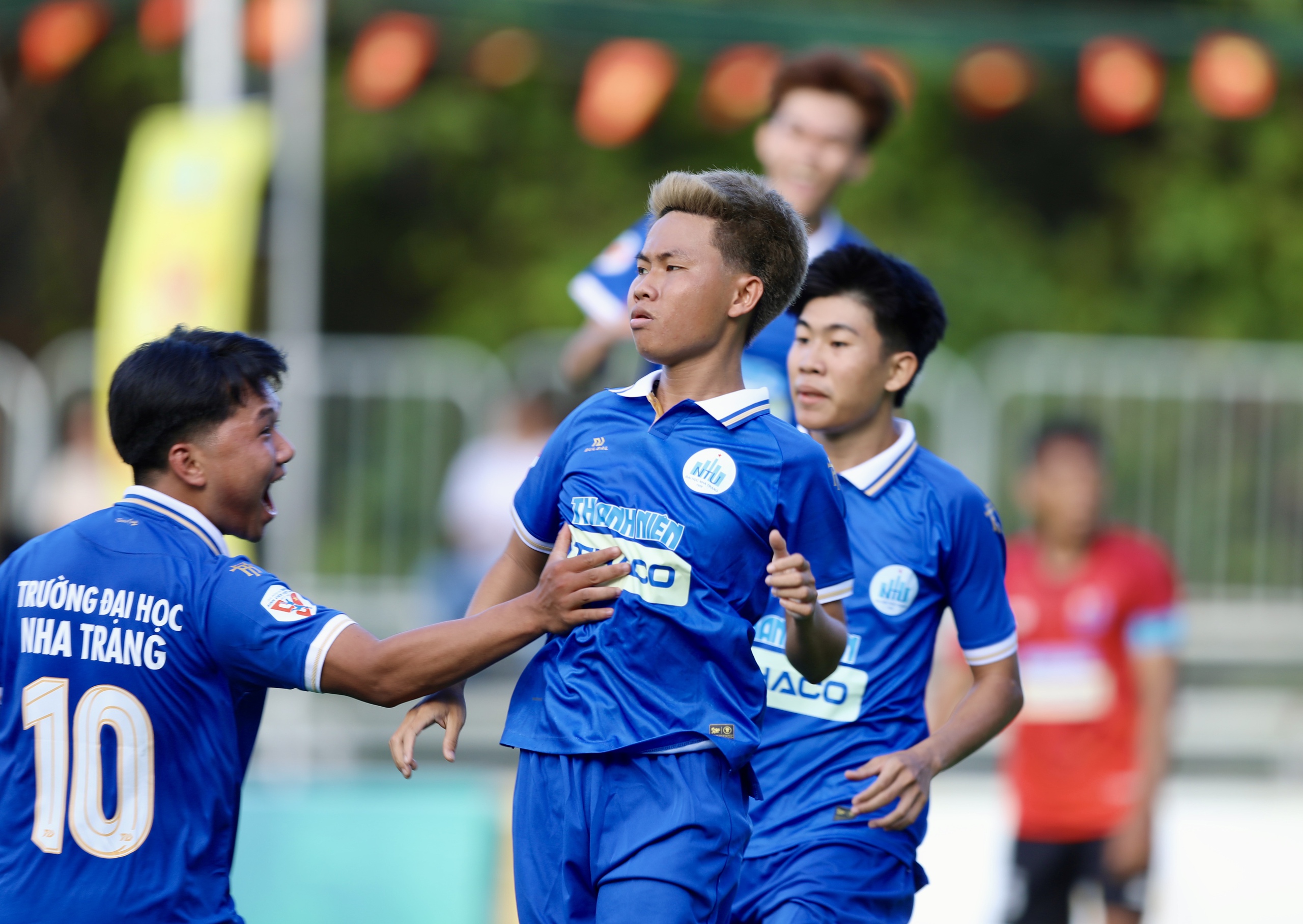 Chủ nhà ngược dòng ngoạn mục vào tứ kết?- Ảnh 1.