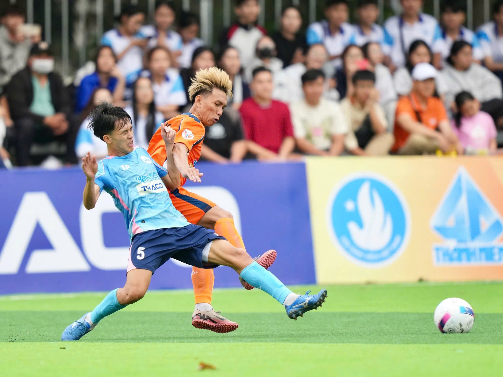 Chủ nhà thể hiện bản lĩnh- Ảnh 1.