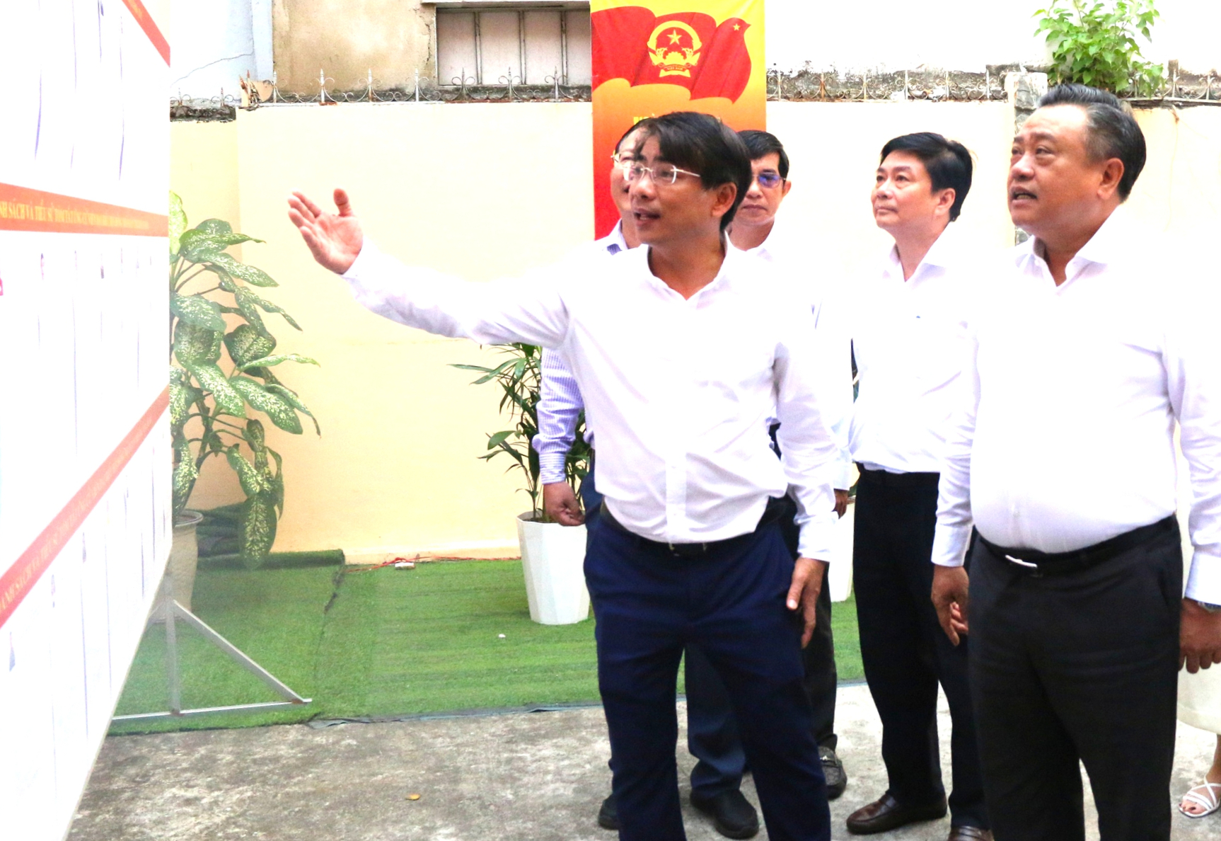 bầu cử - Ảnh 1.