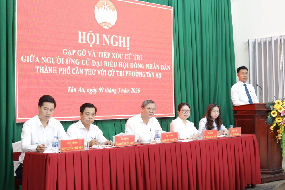 5 ứng cử viên HĐND TP Cần Thơ, đơn vị bầu cử số 2. Ảnh: NHẪN NAM ucv-hdnd-can-tho-1.JPG