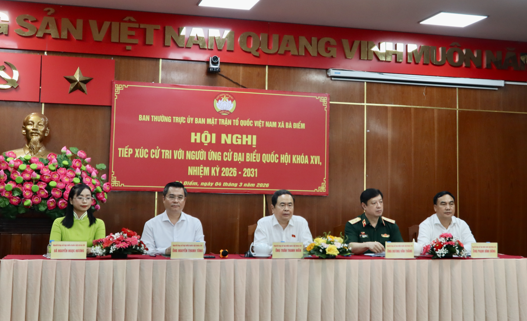 Chủ tịch Quốc hội Trần Thanh Mẫn tiếp xúc cử tri 3 xã vùng ven TPHCM - Ảnh 1.