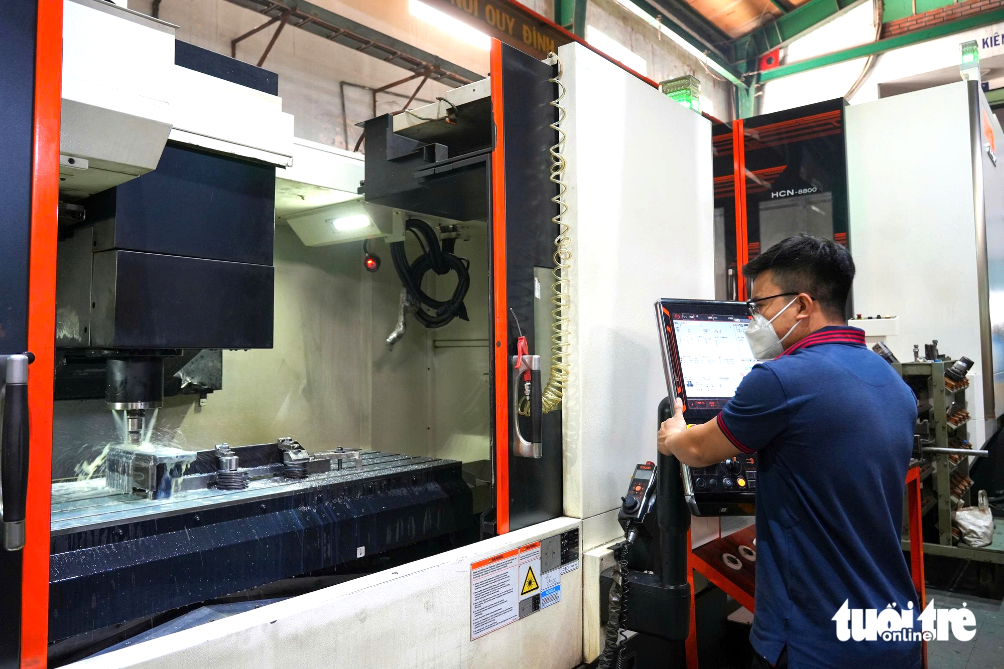 Chủ tịch UBND TP.HCM: Phải làm nhanh hơn, mạnh hơn để tăng trưởng hai con số - Ảnh 1.