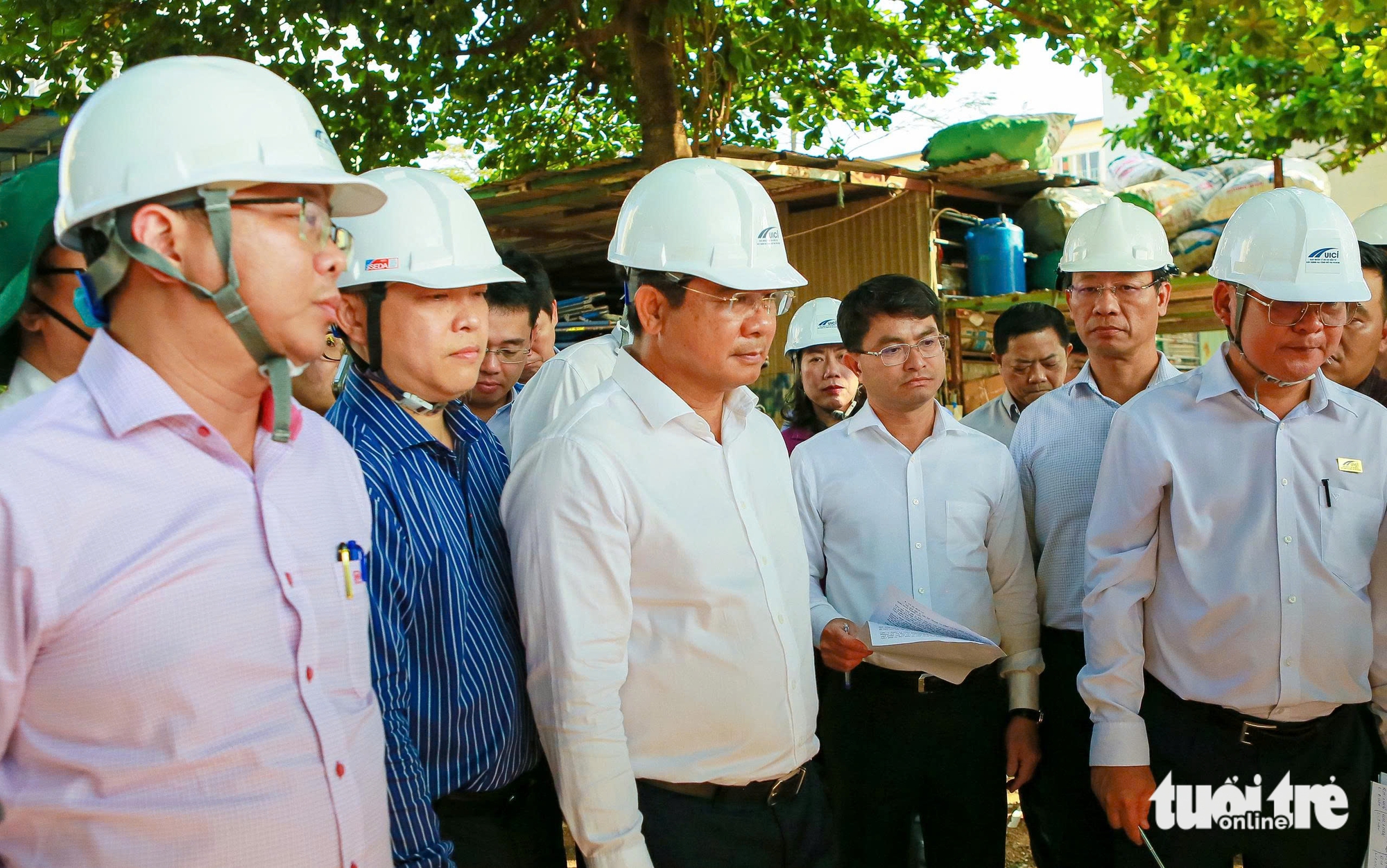 Chủ tịch UBND TP.HCM: Tháng 6 phải xong toàn bộ mặt bằng dự án rạch Xuyên Tâm - Ảnh 1.