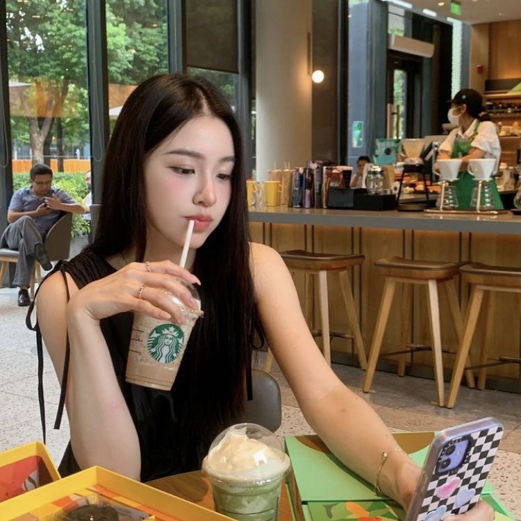 Mê trà sữa, nghiện cà phê “sang”: Chúng ta đã “uống” bao nhiêu lượng vàng mà không hay?- Ảnh 1.