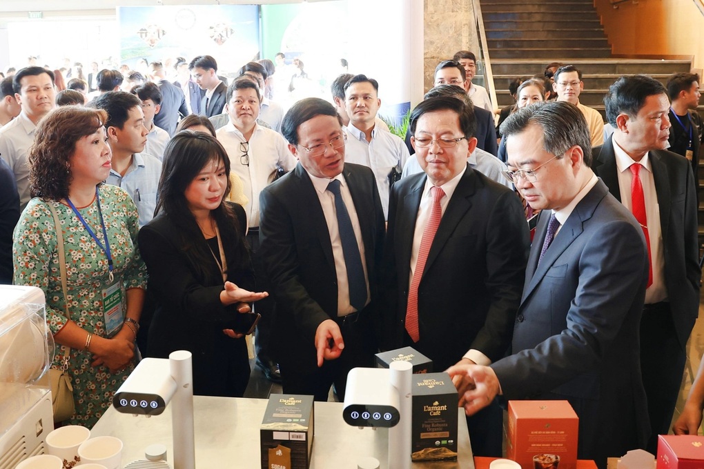 Chuyên gia hiến kế thoát cảnh “chưa giàu đã già” - 1