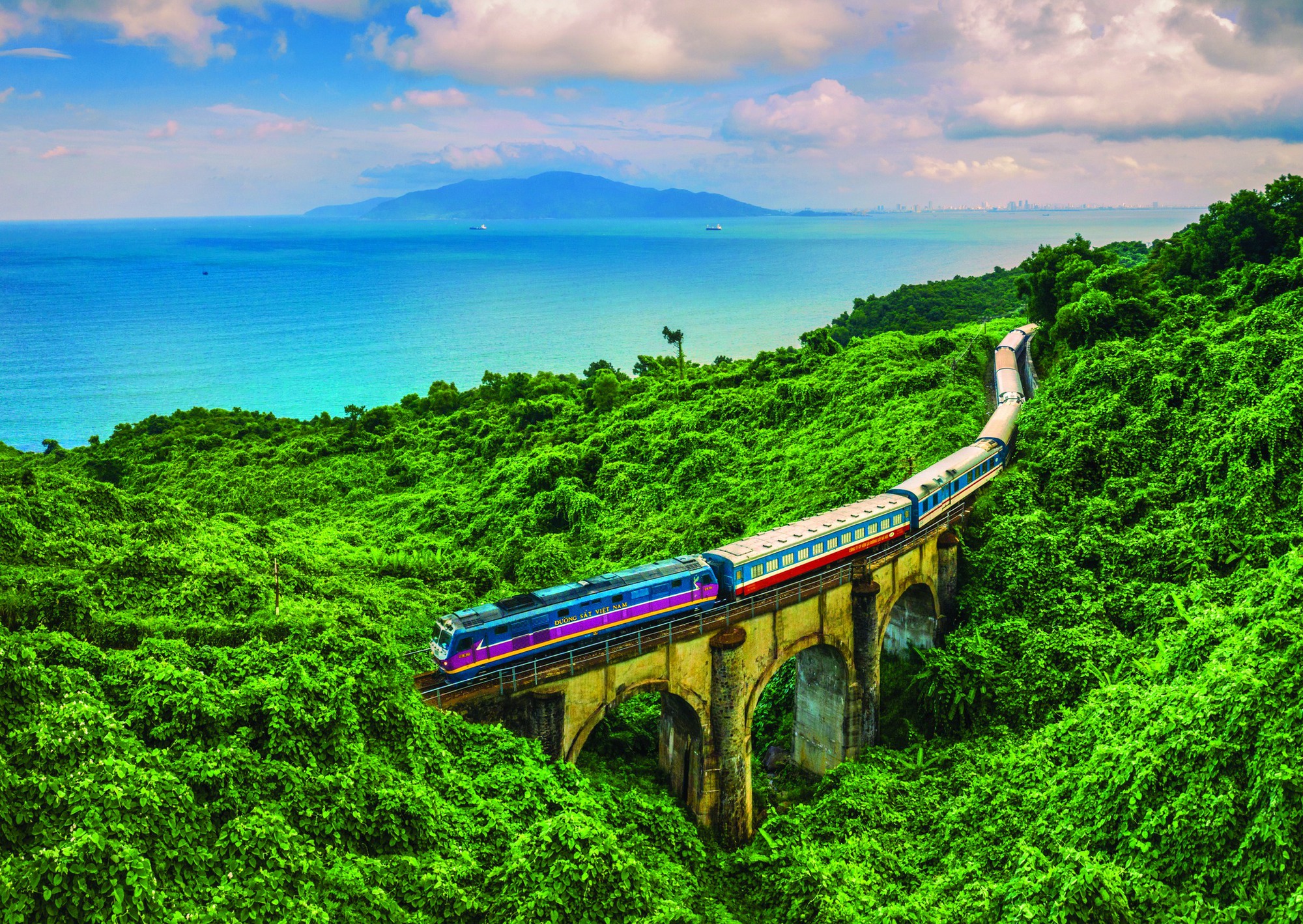 Chuyến tàu đôi chất lượng cao của Đường sắt Việt Nam, được nhận xét như khách sạn, vừa thêm 1 dịch vụ mới- Ảnh 1. Chuyến tàu đôi chất lượng cao của Đường sắt Việt Nam, được nhận xét như khách sạn, vừa thêm 1 dịch vụ mới- Ảnh 1.