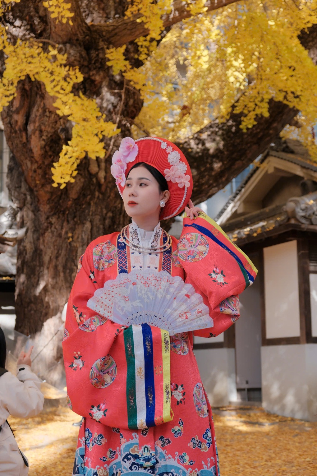 Cô gái Việt mặc áo nhật bình trượt tuyết điêu luyện ở Nhật Bản gây sốt - 1