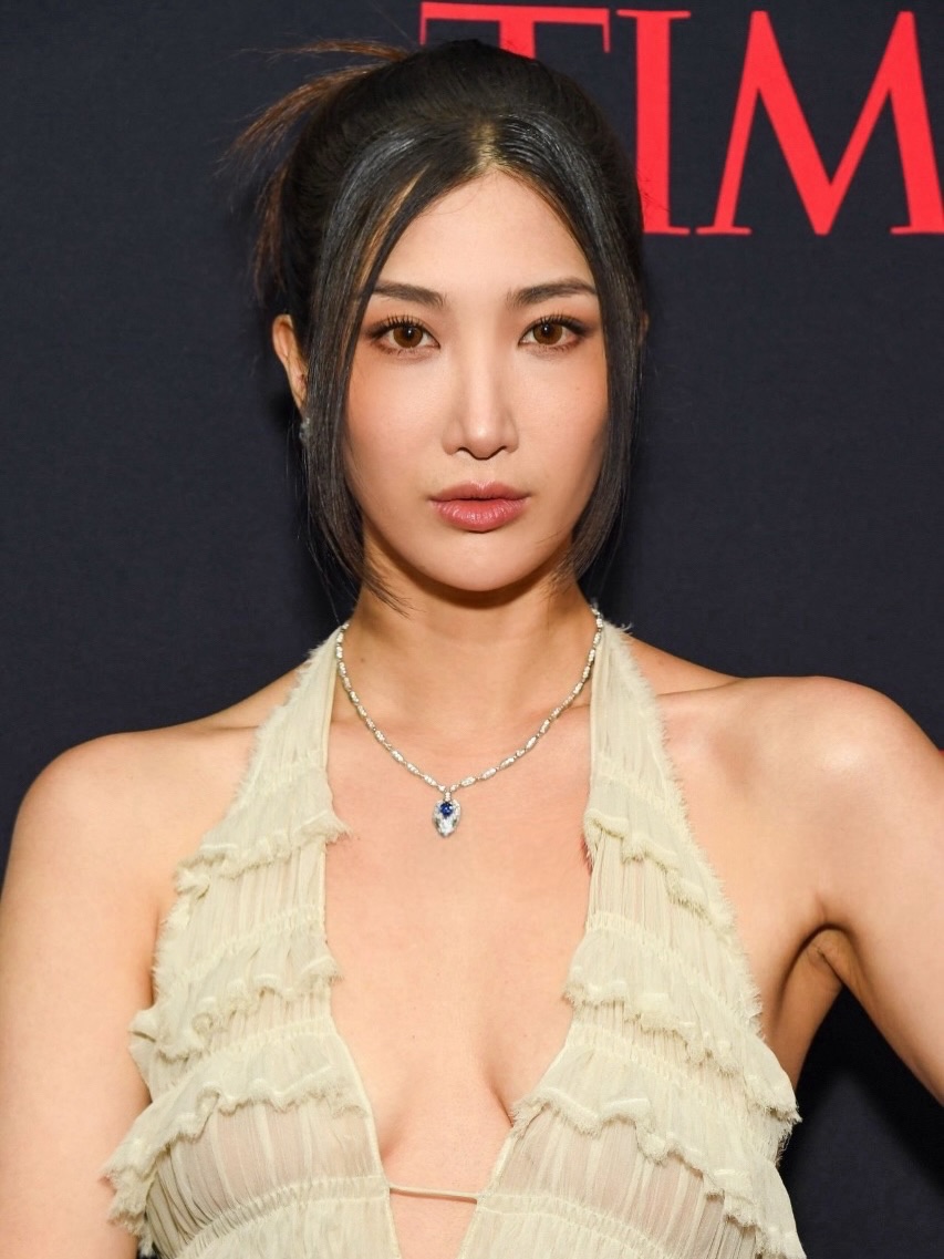 Cô gái bị cả Hàn Quốc từ chối đổi đời nhờ 1 ca khúc, quá khứ bị chê 