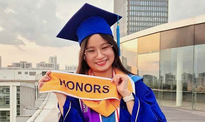 Đồng Hải Yến trong ngày tốt nghiệp Đại học Fulbright Việt Nam. Ảnh: Nhân vật cung cấp