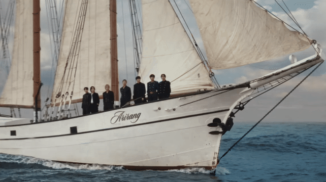 Có gì ở màn comeback của BTS khiến Hàn Quốc khởi động chiến dịch an ninh quốc gia, cả thế giới trông đợi?- Ảnh 1.