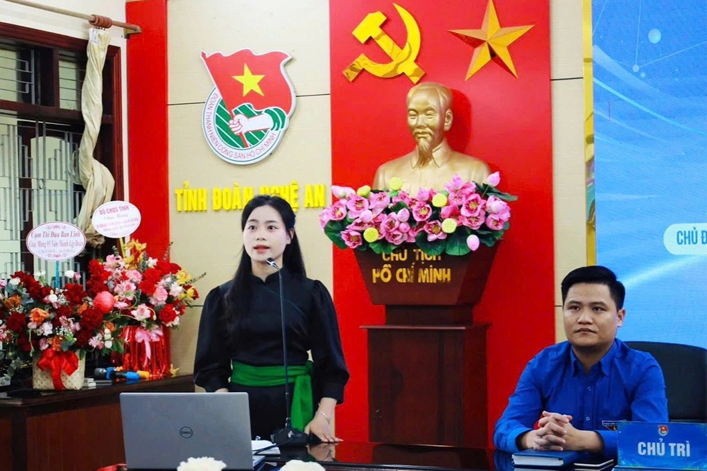 Cô giáo Ơ Đu trở thành nữ đại biểu Quốc hội trẻ nhất cả nước - 1