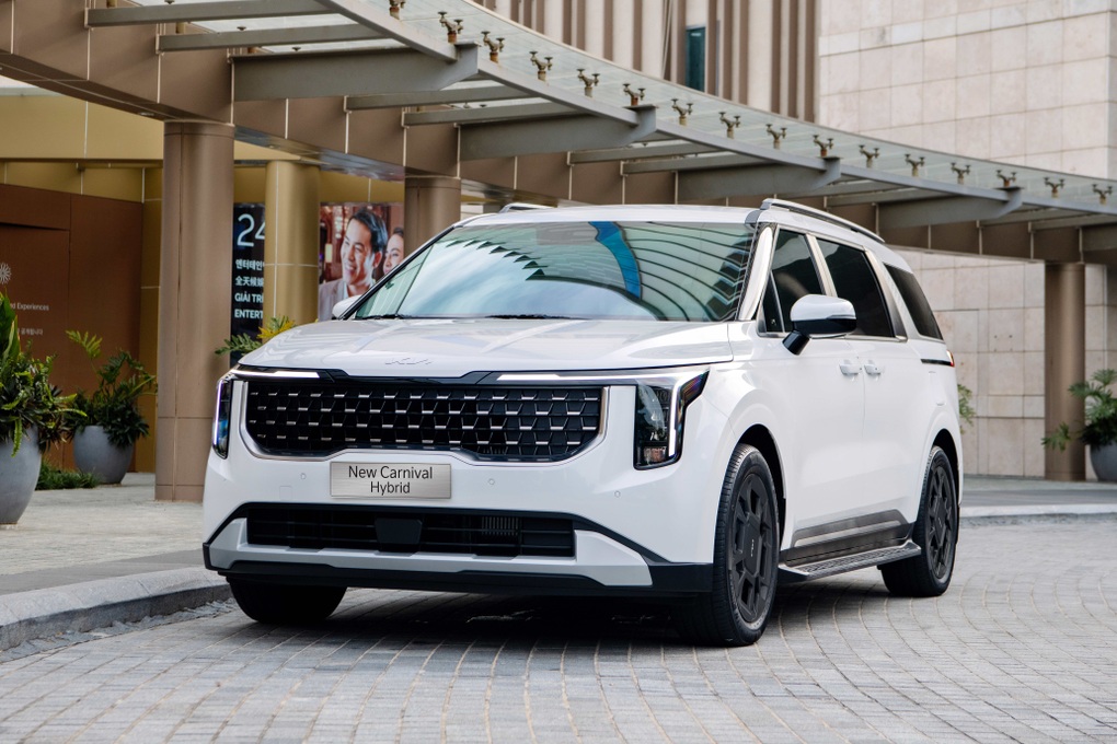 Cơ hội sở hữu xe New Carnival Hybrid Premium trong tháng 3 với giá từ 1,519 tỷ đồng - 1