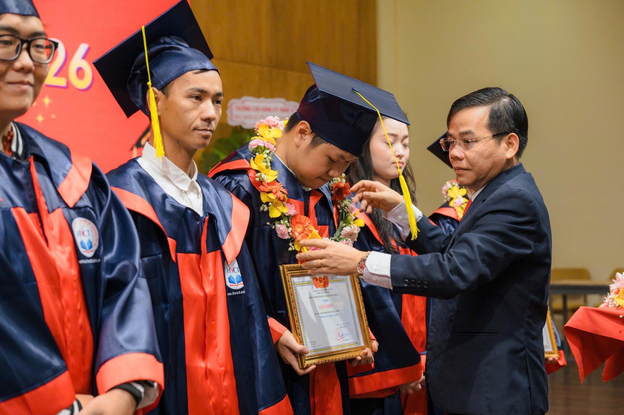 Bất ngờ cơ hội việc làm quốc tế lương cao cho người trẻ - Ảnh 1.