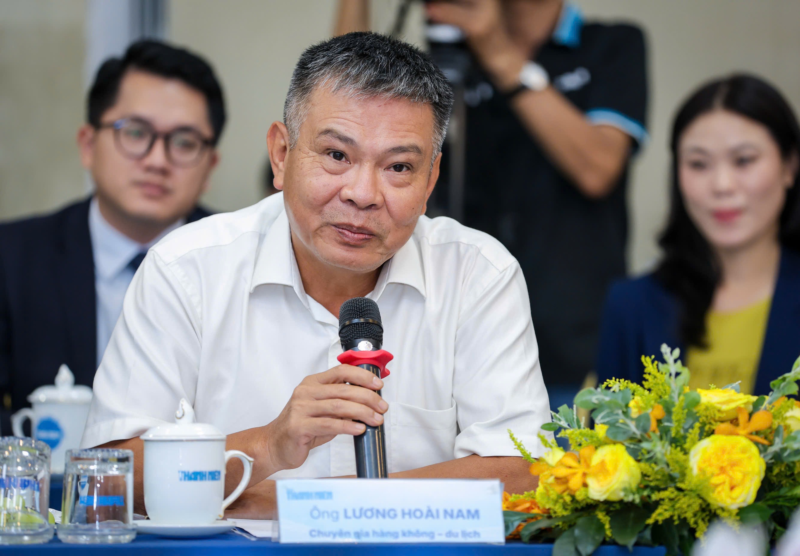 Đề xuất bỏ trần giá vé máy bay nội địa - Ảnh 1.