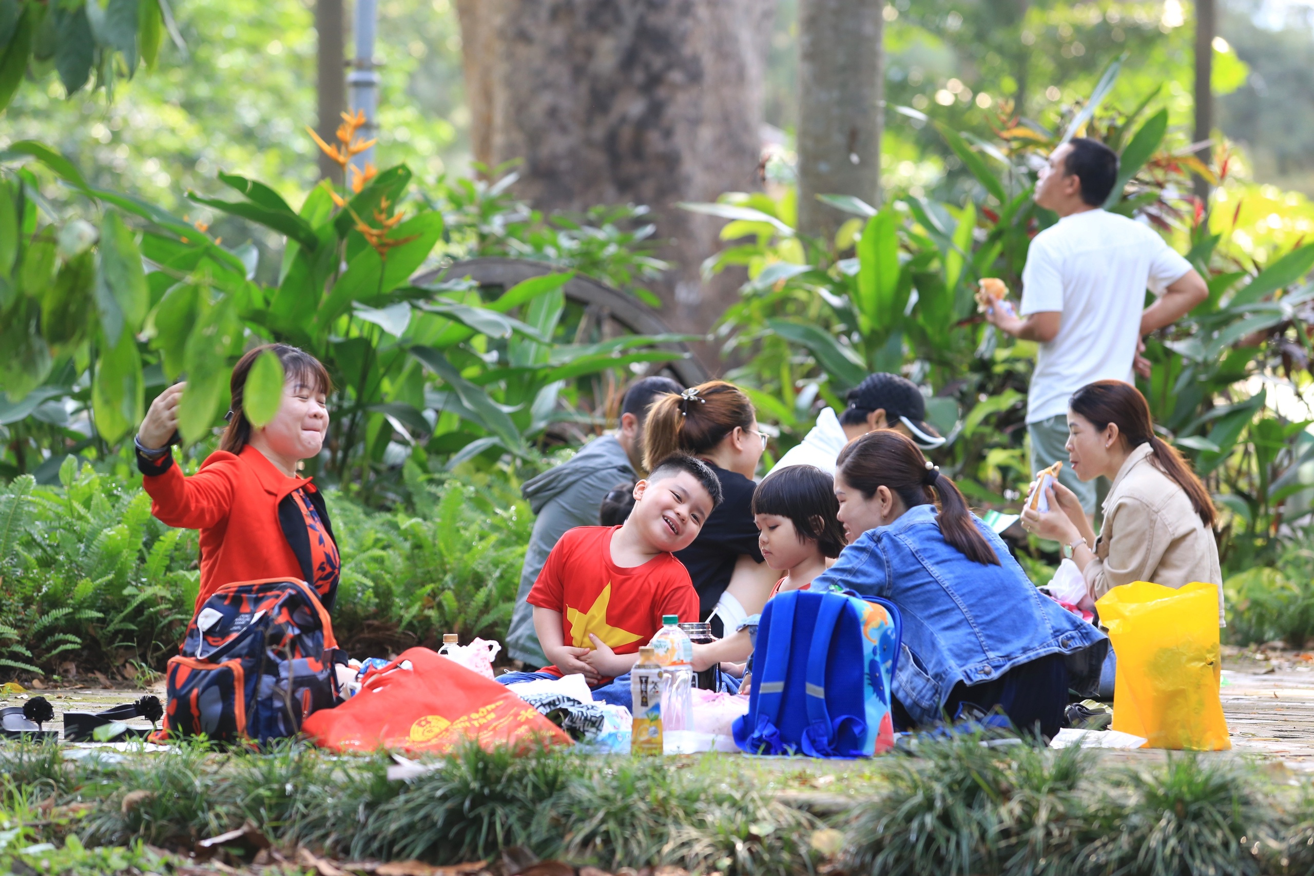 Có nên 'nối' kỳ nghỉ Giỗ tổ với 30.4 - 1.5 để nghỉ liền 9 ngày? - Ảnh 1.