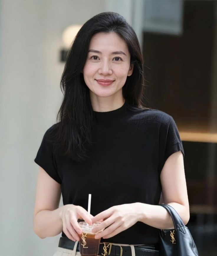 40 tuổi chưa từng mua vàng, tôi tự hỏi: Có phải mình kém quá rồi không?- Ảnh 2.