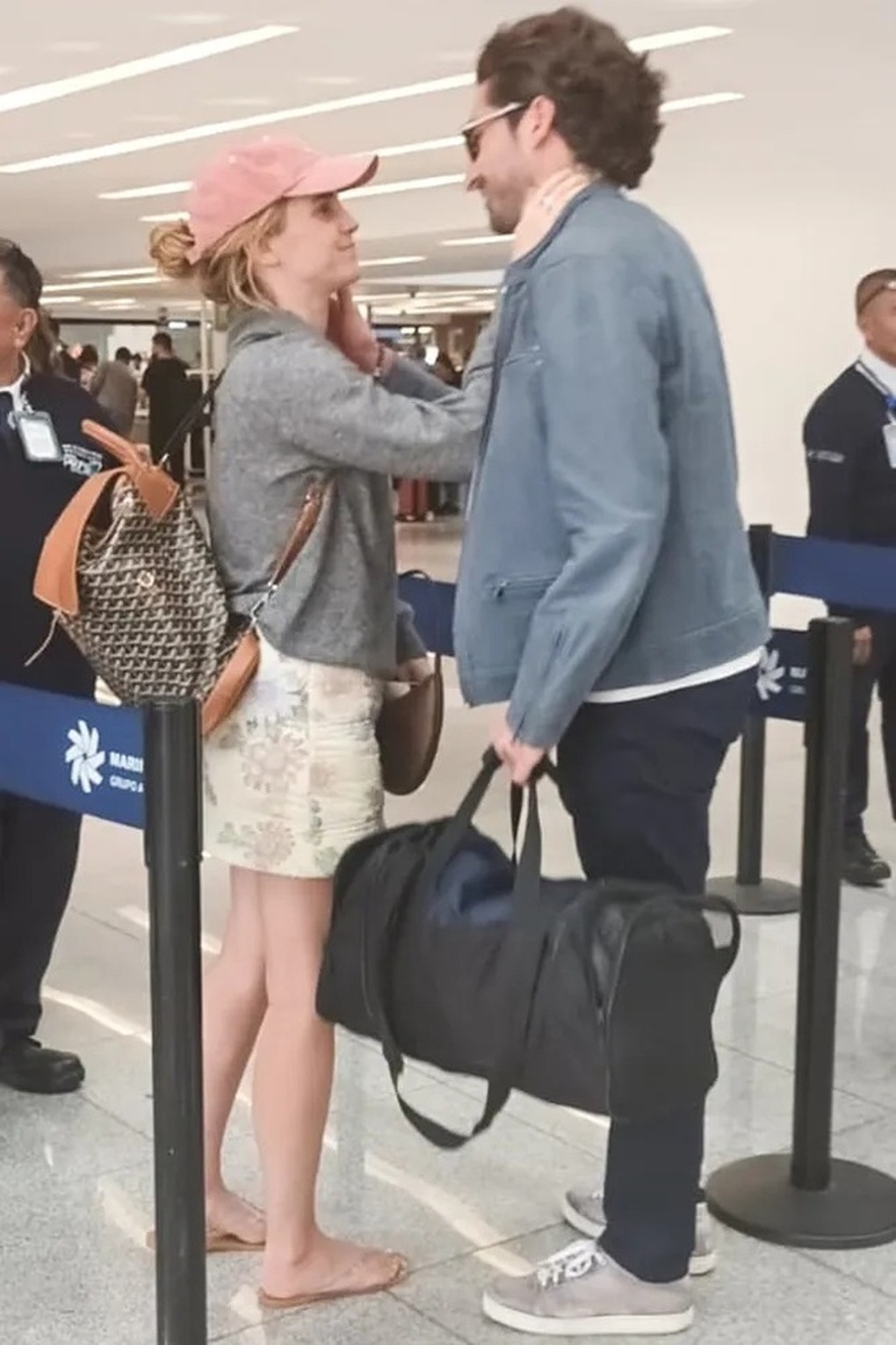 “Cô phù thuỷ nhỏ” Emma Watson đang yêu say đắm tỷ phú Mexico - 1