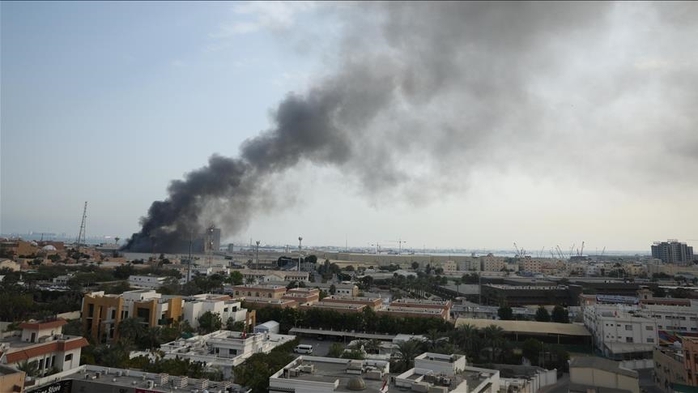 Cơ sở dầu khí vùng Vịnh hứng không kích từ Iran, chuyên gia UAV Ukraine đến Trung Đông 1 Nhiều nước vùng Vịnh hứng không kích từ Iran, chuyên gia UAV Ukraine đến Trung Đông - Ảnh 1.