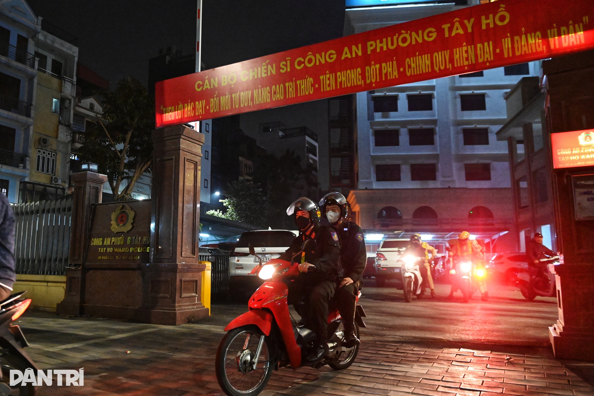 Có tật giật mình, nam thanh niên vội vã quay đầu khi thấy 141 Hà Nội - 1