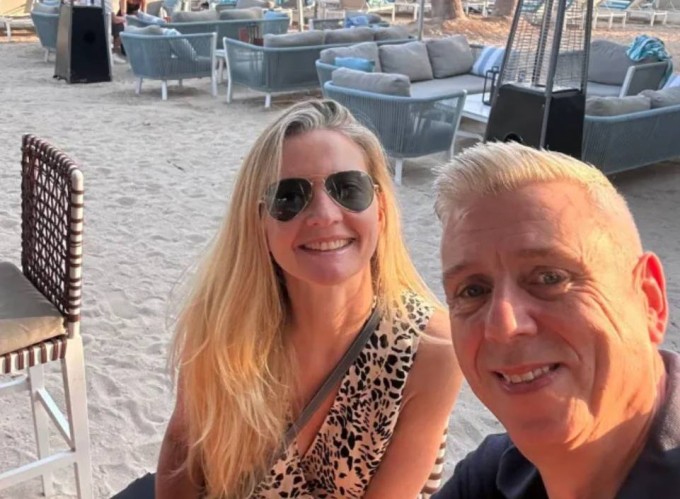 Vợ chồng Linzi Stone đang chuẩn bị từ Dubai trở về thì xảy ra xung đột Iran - Mỹ. Ảnh: Metro