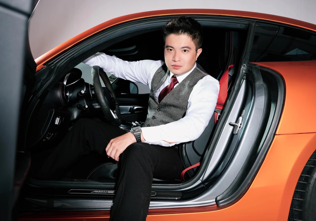 Con trai bị bắt, bố mẹ của Mr Pips rút 125 tỷ đồng đi mua USD, 314 cây vàng - 1