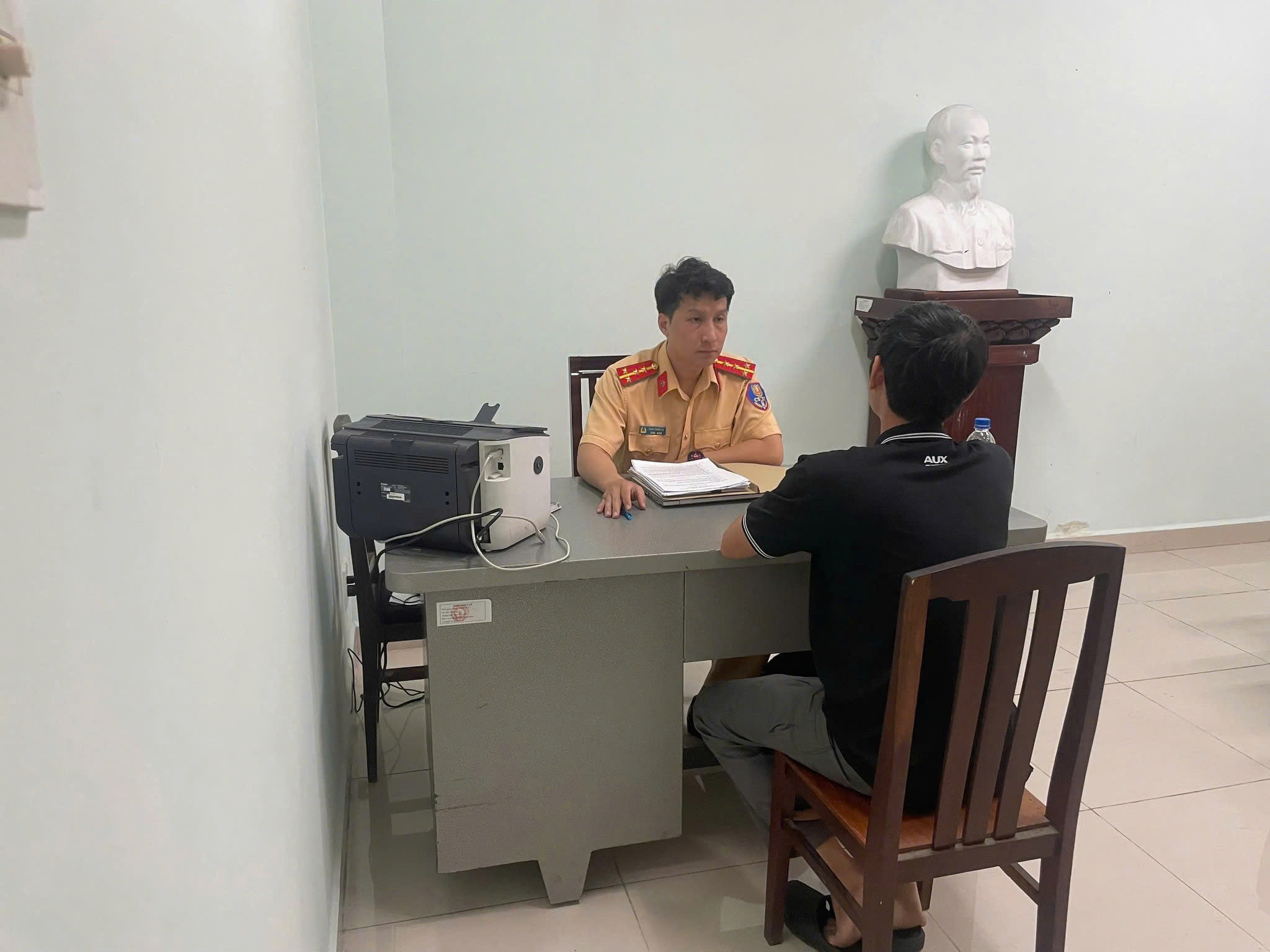 Công an TPHCM xử phạt nhiều người nói sai về lực lượng CSGT 1 Xử phạt nhiều người nói sai về lực lượng CSGT TPHCM - Ảnh 1.