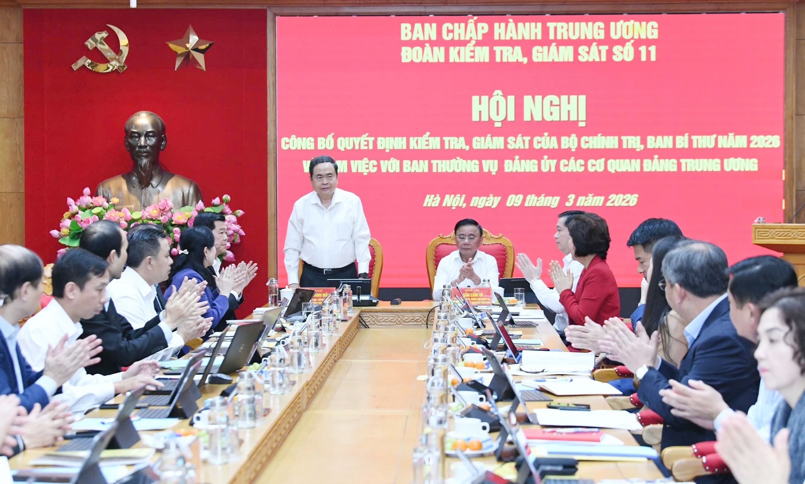 Công bố quyết định kiểm tra, giám sát Ban Thường vụ Đảng ủy các Cơ quan Đảng Trung ương - Ảnh 1.