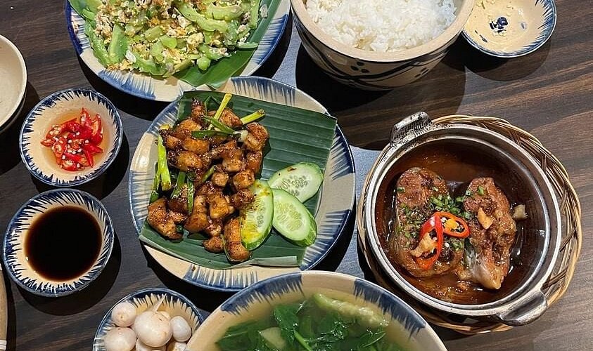 Công thức khiêu khích người xem của Cơm Quê Dượng Bầu- Ảnh 1.