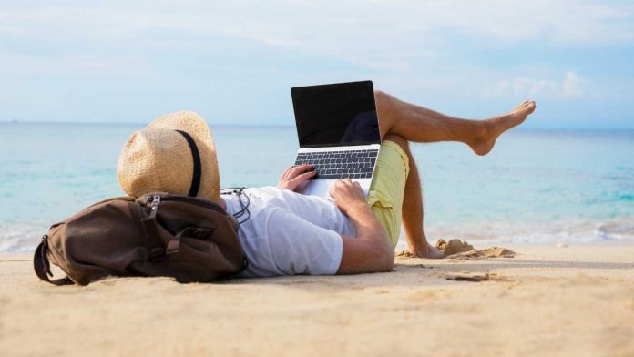 35 tuổi nghỉ hưu với tài sản hơn 70 tỷ đồng, cựu nhân viên công ty công nghệ tiết lộ: Cứ đầu tư 2 KÊNH này, đảm bảo thắng lớn!- Ảnh 1. 35 tuổi nghỉ hưu với tài sản hơn 70 tỷ đồng, cựu nhân viên công ty công nghệ tiết lộ: Cứ đầu tư 2 KÊNH này, đảm bảo thắng lớn!- Ảnh 1.