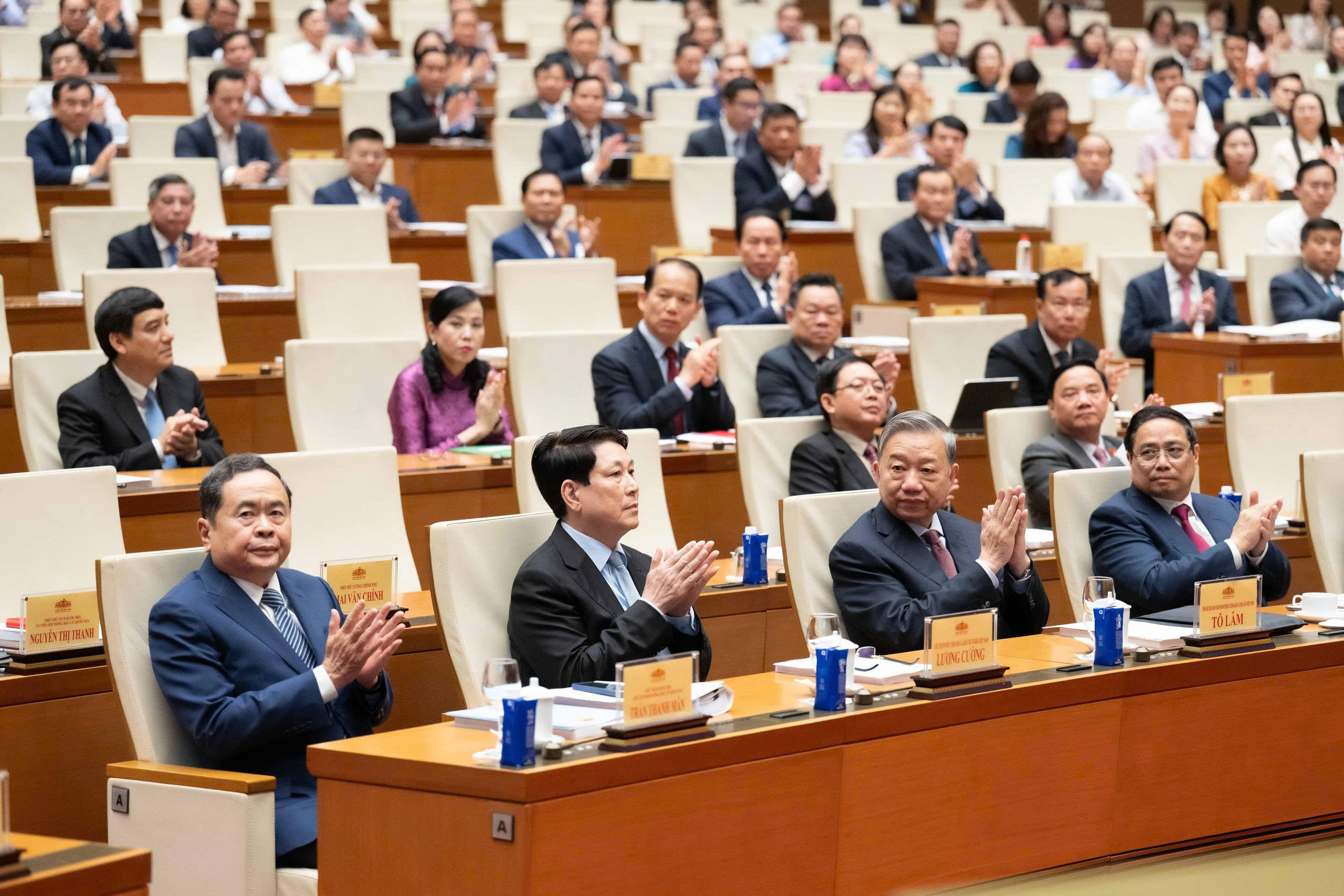 Cụ thể hóa niềm tin của cử tri thành hành động, quyết sách thiết thực 2 Tổng Bí thư: Nhanh chóng cụ thể hóa niềm tin của nhân dân thành hành động - Ảnh 2.