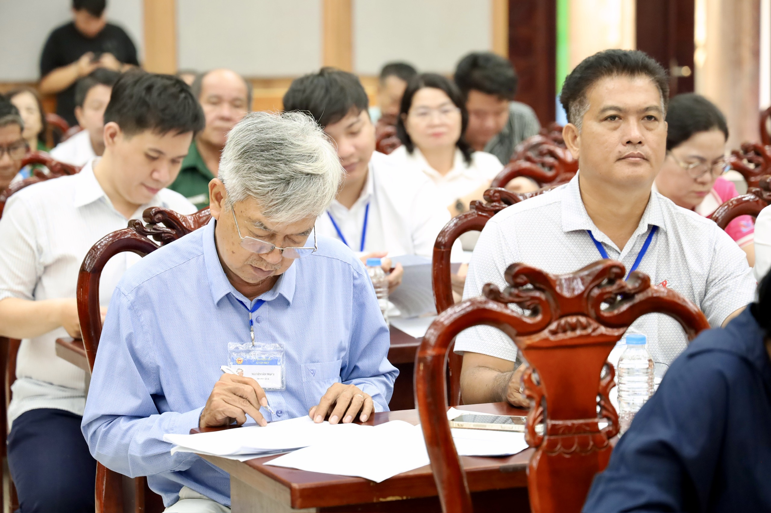 Cử tri 4 xã phía Tây TPHCM gửi gắm kỳ vọng về quyết sách sát thực tiễn - Ảnh 12.