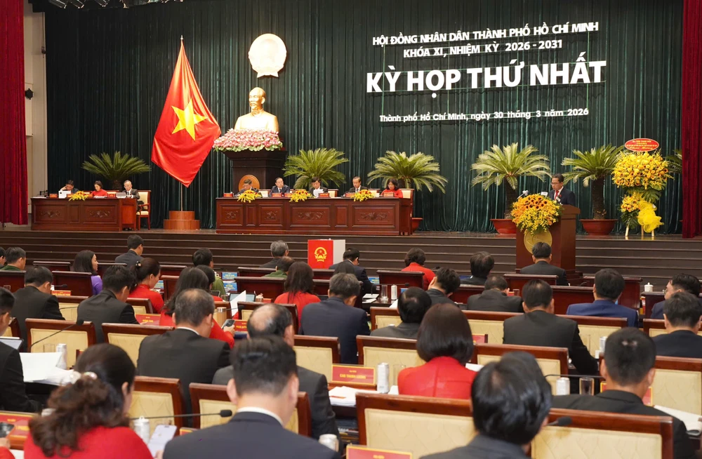Kỳ họp thứ nhất HĐND TP.HCM khóa XI, nhiệm kỳ 2026-2031 diễn ra sáng 30-3. Ảnh: THUẬN VĂN Cử tri TP.HCM mong giải quyết dứt điểm dự án treo, tránh lãng phí tài sản công-HDND-TPHCM-hoi-tham-nhan-dan.jpg