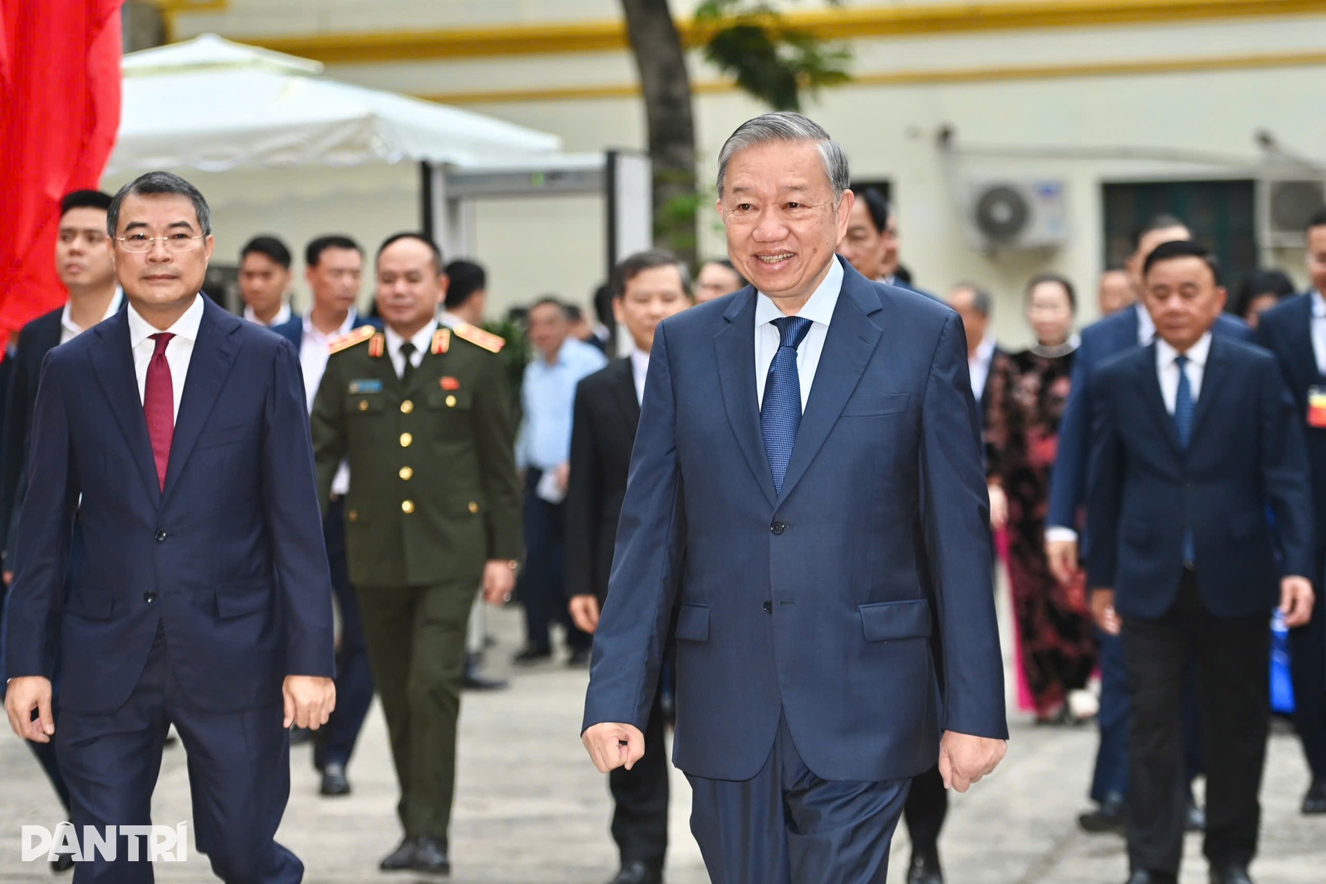 Cử tri trên cả nước hân hoan đi bầu cử - 1 Cử tri trên cả nước hân hoan đi bầu cử - 1