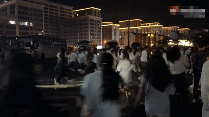 Trung Quốc có hàng vạn mỹ nhân nhưng chỉ cô gái cao 1m45 này làm được điều khiến 1,4 tỷ dân nể phục- Ảnh 4.