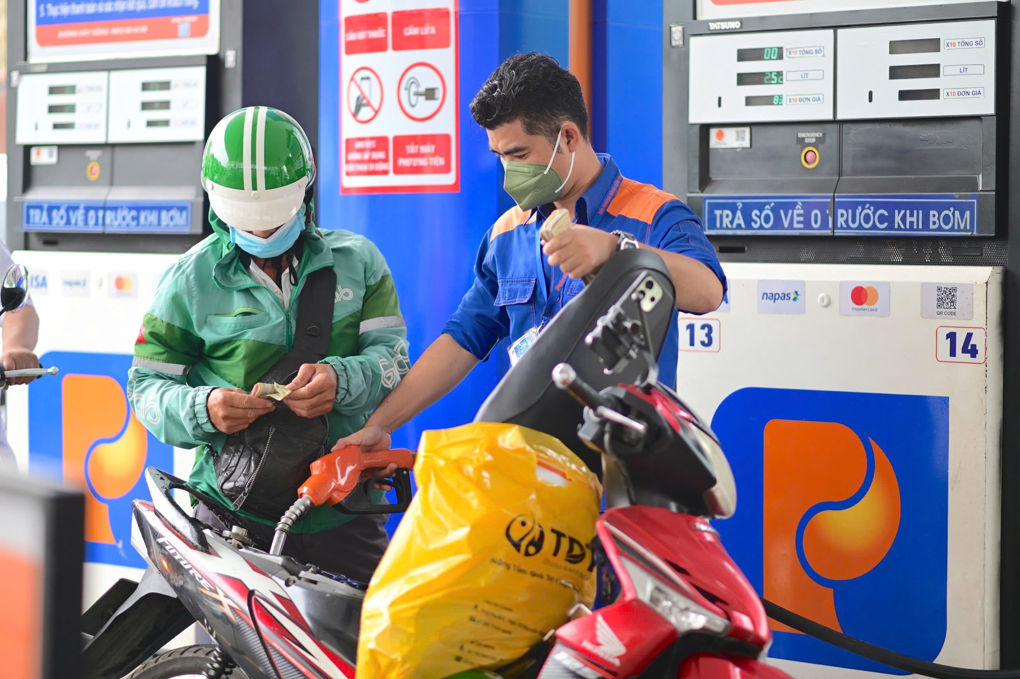 Cung không thiếu sao thị trường khan xăng dầu?- Ảnh 1.