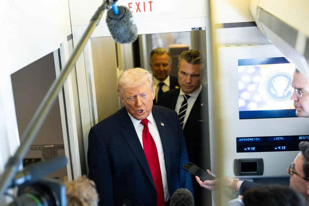 Cuộc chiến của ông Trump trở thành rủi ro kinh tế mới của thế giới - Ảnh 1.