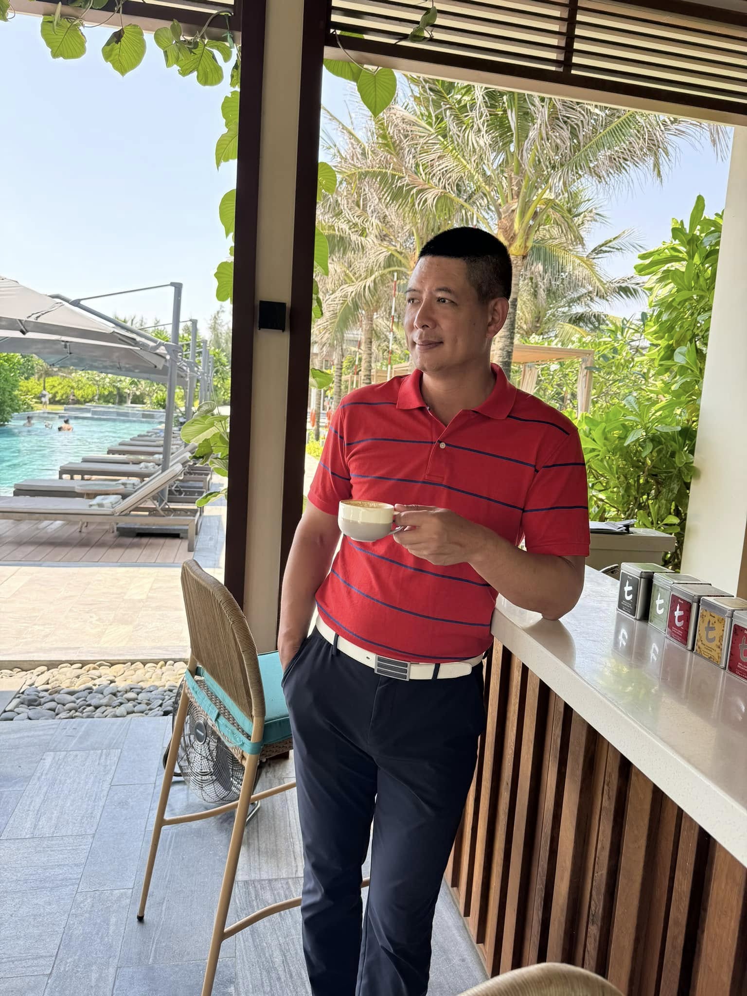 Cuộc sống của nam thần đình đám một thời và vợ đại gia U50 trong cơ ngơi hoành tráng ở TP.HCM- Ảnh 1.