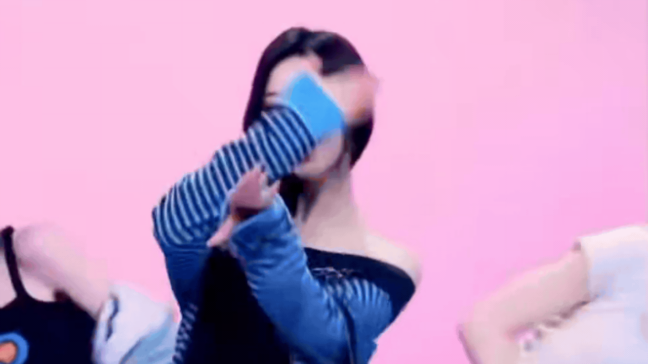 Cuối cùng mỹ nhân này cũng hết flop: Nổi rần rần nhờ ca khúc “mỏ hỗn”, nhan sắc càng nhìn lâu càng gây thương nhớ- Ảnh 1.