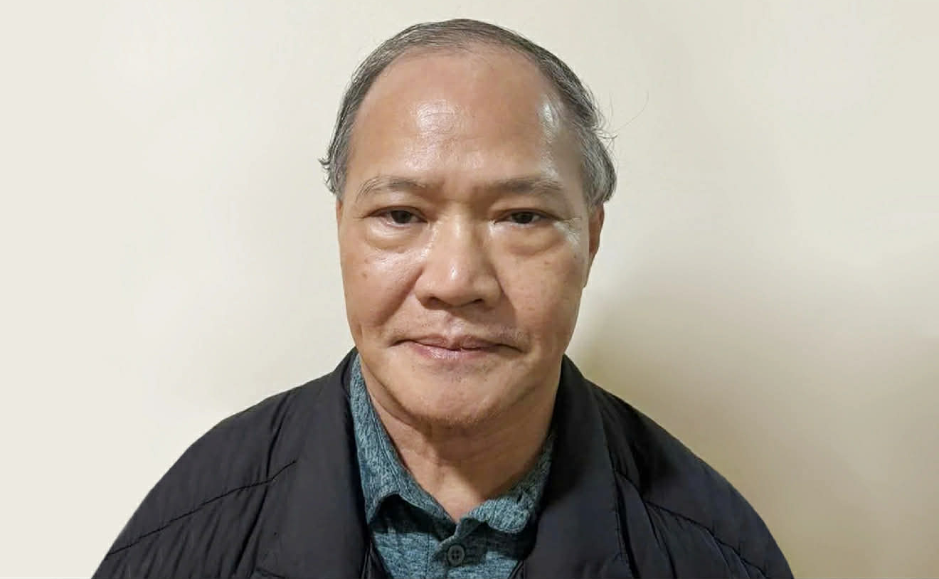 Cựu thứ trưởng Bộ Nông nghiệp hầu tòa trong vụ giám đốc doanh nghiệp đưa hối lộ 40 tỉ 1 Cựu thứ trưởng Bộ Nông nghiệp hầu tòa trong vụ giám đốc doanh nghiệp đưa hối lộ 40 tỉ - Ảnh 1.