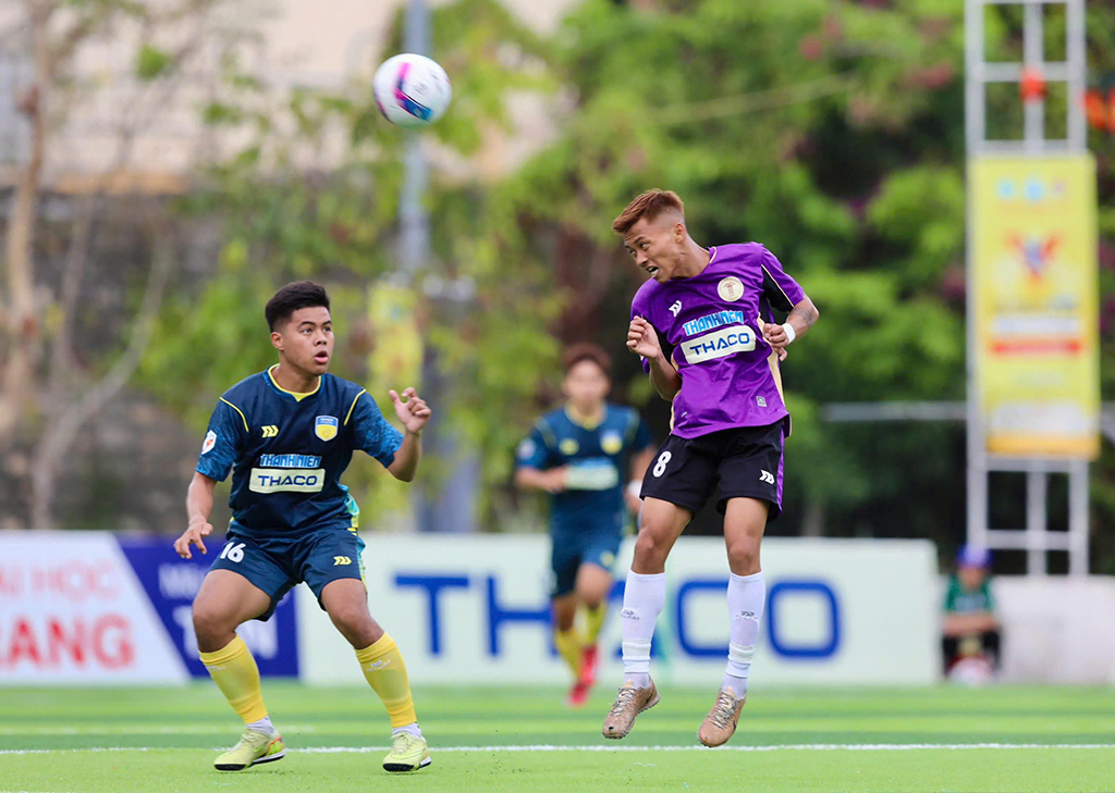 ĐKVĐ và á quân thắng kịch tính- Ảnh 1.